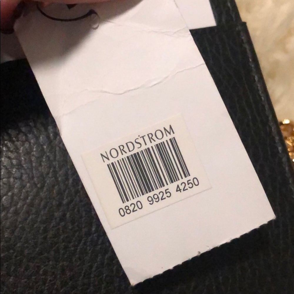 Gucci WOC - Picture 1 of 5